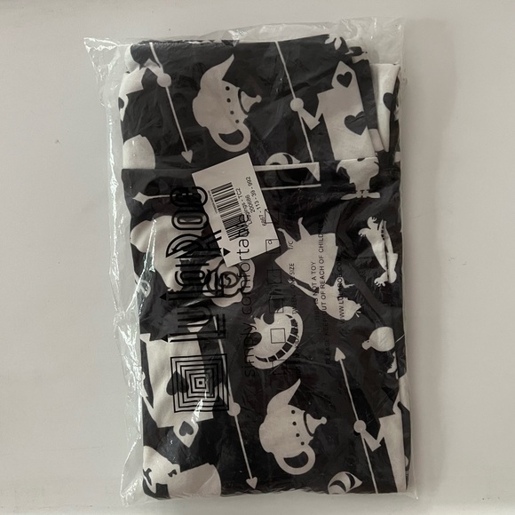 New Lularoe Alice in Wonderland Leggings Cheshire Cat Teapot Cards Roses TC2 - Picture 2 of 4